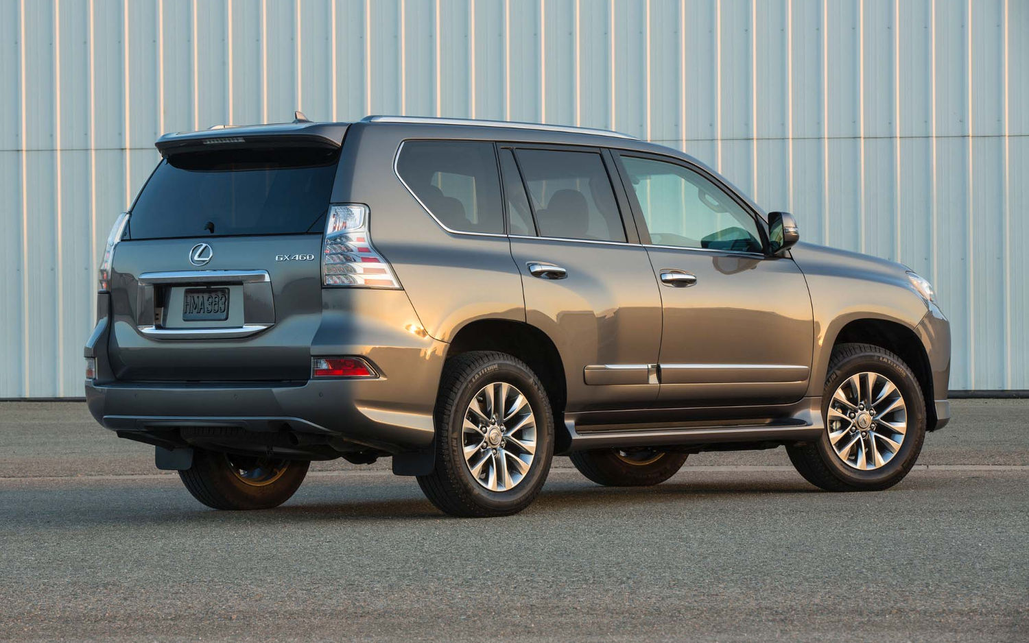 Comparison Lexus Gx 460 Luxury 2017 Vs Toyota Highlander Le 2017 Suv Drive 6632